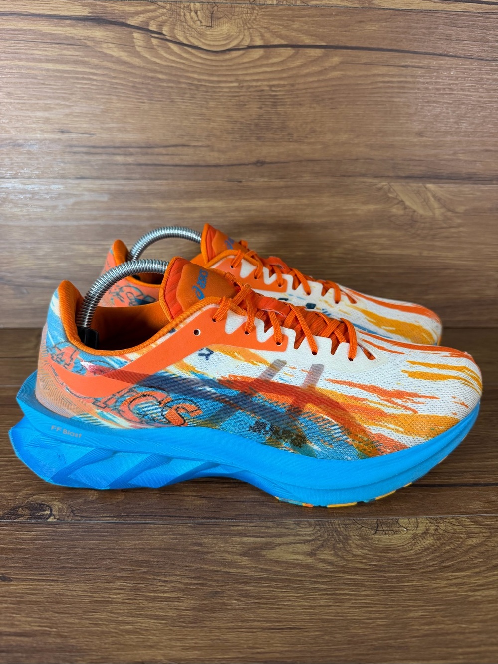 Asics Novablast Digital Aqua Marigold Orange Men's 9.5 Running Shoes Sneakers